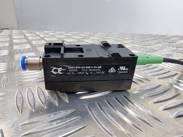 10-1980.jpg Festo pressure sensor SDE1-D10-G2-H18-C-P1-M8 with cable