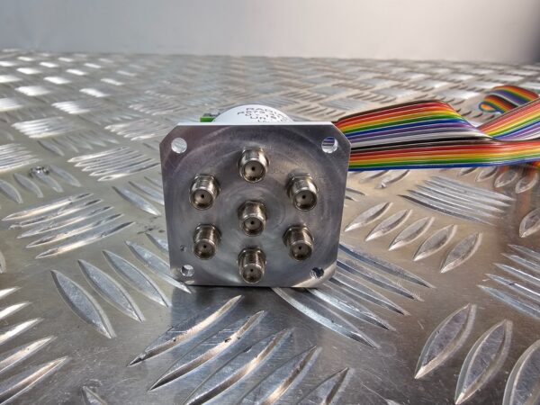 10-1991.jpg Radiall R573 413 610 RF Coaxial Switch 0-18 GHz SP8T