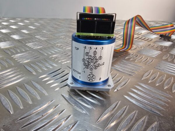 10-1992.jpg Radiall R573 413 610 RF Coaxial Switch 0-18 GHz SP8T