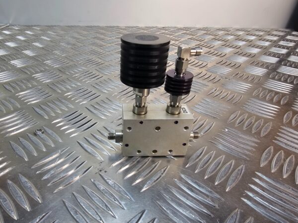 10-1998.jpg MECA 7155-10-3.100-M01 Directional Coupler -10 dB SMA