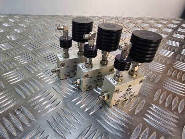 10-2000.jpg MECA 7155-10-3.100-M01 Directional Coupler -10 dB SMA