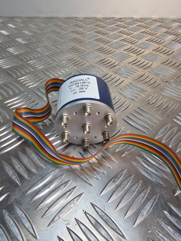 10-2001.jpg Radiall R574413610 RF Coaxial Switch 0-18 GHz SP8T