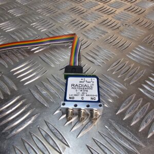10-2006.jpg Radiall R585423400 RF Coaxial Switch 0-18 GHz SMA