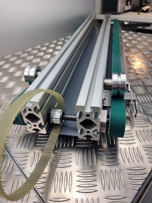 10-202.jpg Toothed belt conveyor lenght 99cm, width 23cm