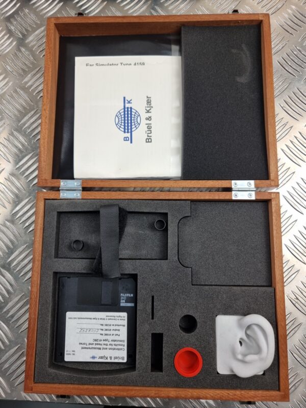 10-2078.jpg Brüel & Kjær Acoustic Measurement Equipment – Lot of Parts and Accessories
