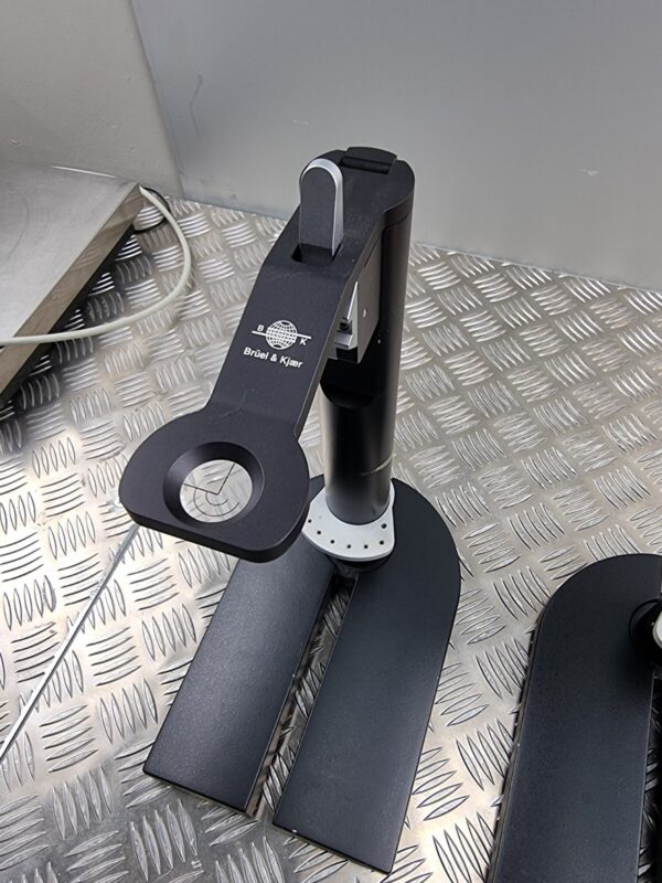 10-2086.jpg Brüel & Kjær Acoustic Measurement Equipment – Lot of Parts and Accessories