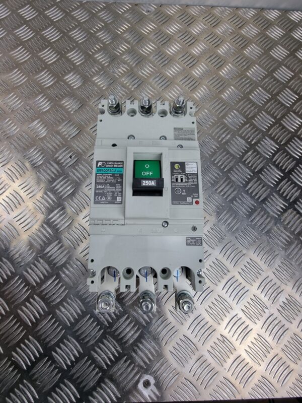 10-2100.jpg FUJI EW400RAGU-3P250 250A EARTH LEAKAGE CIRCUIT BREAKER WITH KNOB