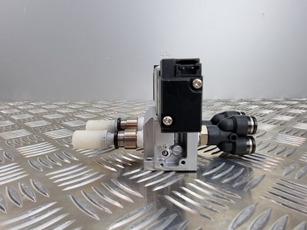 10-2139.jpg KOGANEI SOLENOID VALVE A243-4E2-25-PS-L