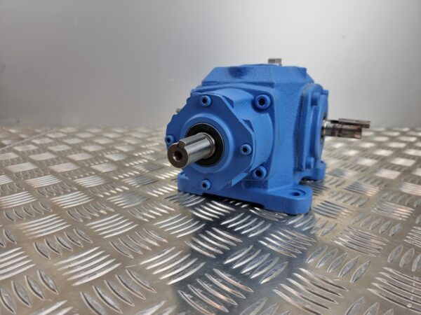 10-2148.jpg Makishinko SB19-2-13 Bevel Gearbox 1- 2 Ratio