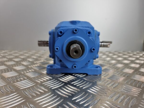 10-2149.jpg Makishinko SB19-2-13 Bevel Gearbox 1- 2 Ratio