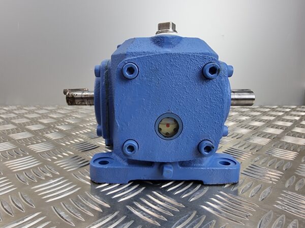 10-2151.jpg Makishinko SB19-2-13 Bevel Gearbox 1- 2 Ratio