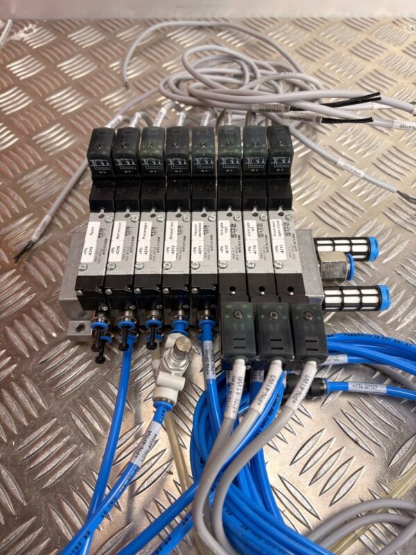 10-2294.jpg Festo Valve Manifold MEH-5/3G-5,0-B 24V + EP-ME-1/8 Pneumatic Assembly
