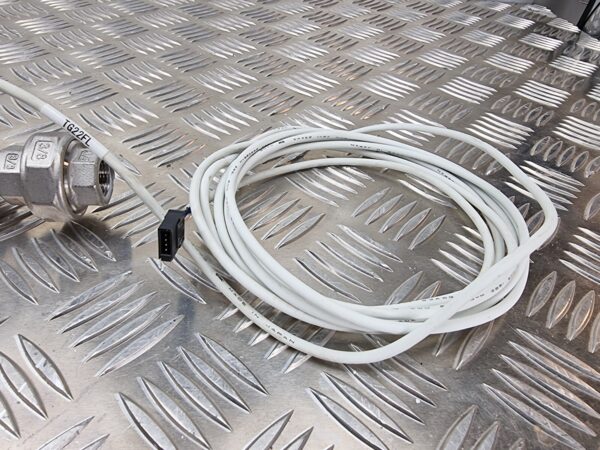 10-245.jpg SMC PF2A720 FLOW SWITCH, FLOWRATE 2-16L min, DC12 ~24V