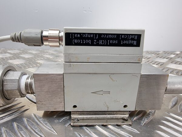 10-247.jpg SMC PF2A720 FLOW SWITCH, FLOWRATE 2-16L min, DC12 ~24V