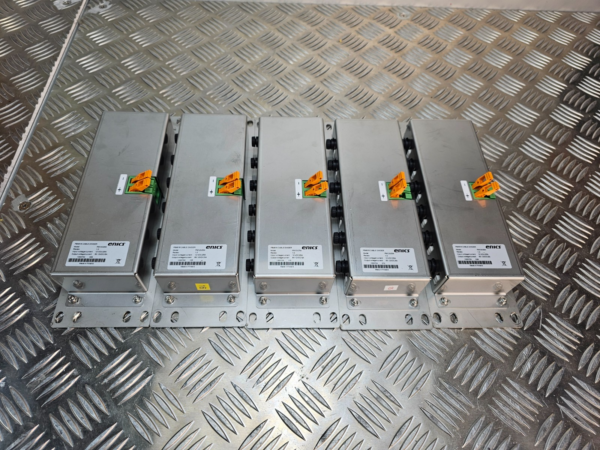 10-25.png Enics PB4816 12V DC Cable Divider PM12V25A — 6-Way