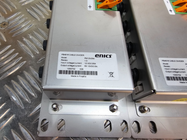 10-26.png Enics PB4816 12V DC Cable Divider PM12V25A — 6-Way