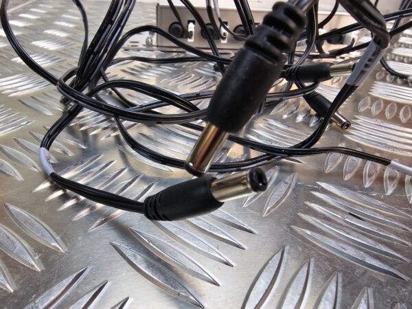 10-312.jpg Enics PB4816 12V DC Cable Divider PM12V25A — 6-Way