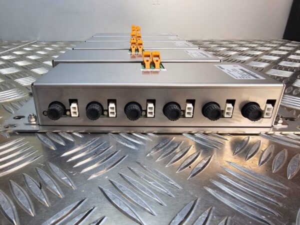 10-314.jpg Enics PB4816 12V DC Cable Divider PM12V25A — 6-Way