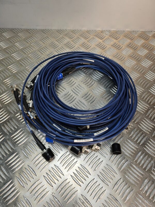 10-330.jpg Huber+Suhner SUCOTEST 18 RF Test Cable — 18 GHz — 3 m — Used