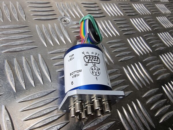 10-354.jpg Radiall R583 403 261 0-18 GHz Un 28V