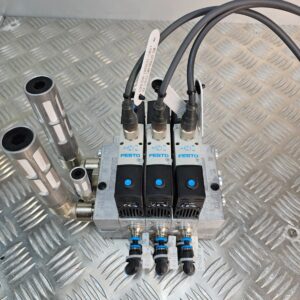 10-363.jpg Festo VSVA Pneumatic Valve Manifold 3-Valve 24V