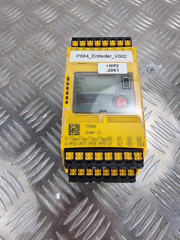 10-368.jpg Pilz PNOZ mm0p Safety Relay 772000