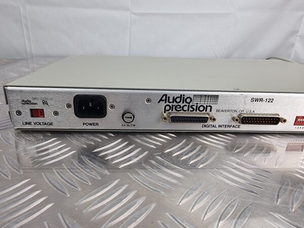 10-381.jpg Audio Precision SWR-122P