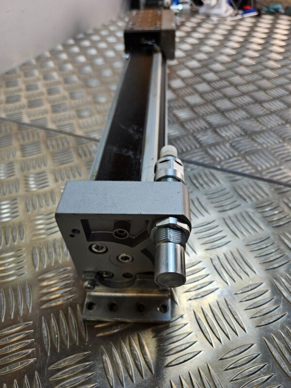10-411.jpg Festo DGC-40-600 Pneumatic Linear Actuator – 600mm Stroke