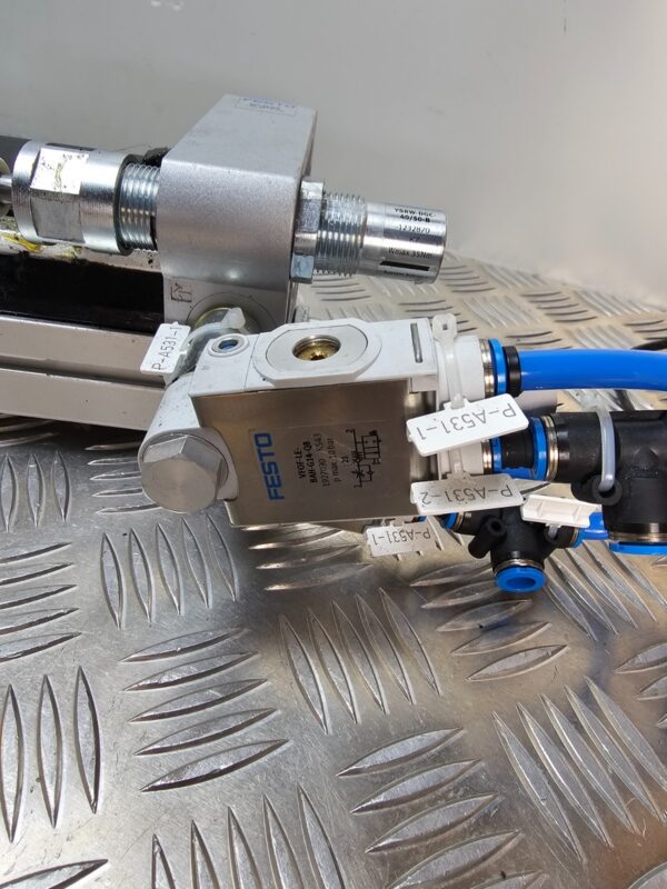 10-415.jpg Festo DGC-40-600 Pneumatic Linear Actuator – 600mm Stroke