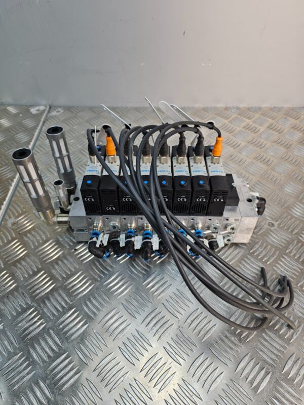 10-428.jpg Festo VSVA Valve Terminal 8x Solenoid Manifold NEV-01-VDMA 24V