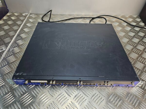 10-441.jpg Juniper SRX240H2 Firewall VPN Router 16-Port Gigabit SRX240 – Powered On
