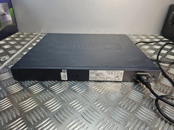 10-444.jpg Juniper SRX240H2 Firewall VPN Router 16-Port Gigabit SRX240 – Powered On