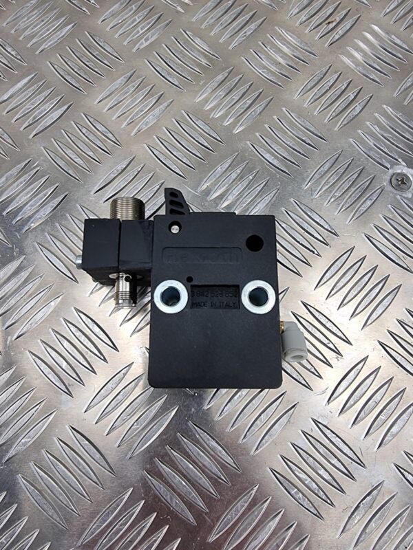 10-670.jpg REXROTH STOP GATE 53884 with Omron E2A-M18KS08-M1-B1
