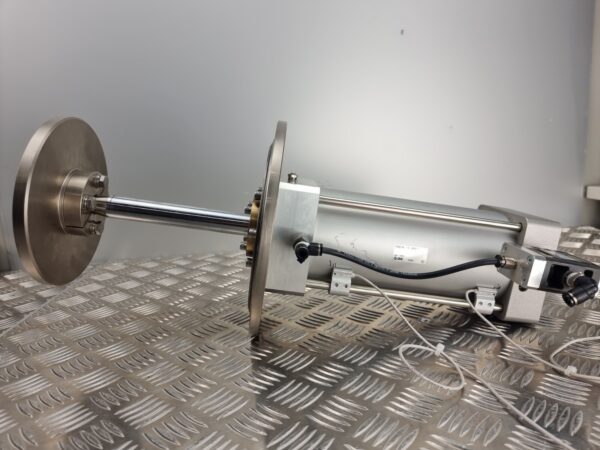 10-676.jpg SMC cylinder MDBB100-170-DNP0171