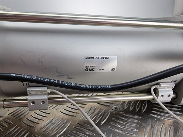 10-677.jpg SMC cylinder MDBB100-170-DNP0171