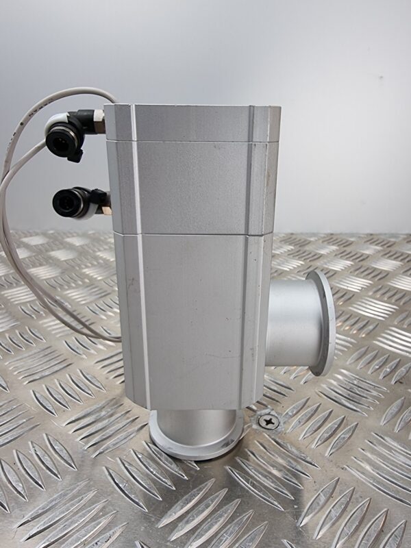 SMC XLG-40 High Vacuum Corner Valve