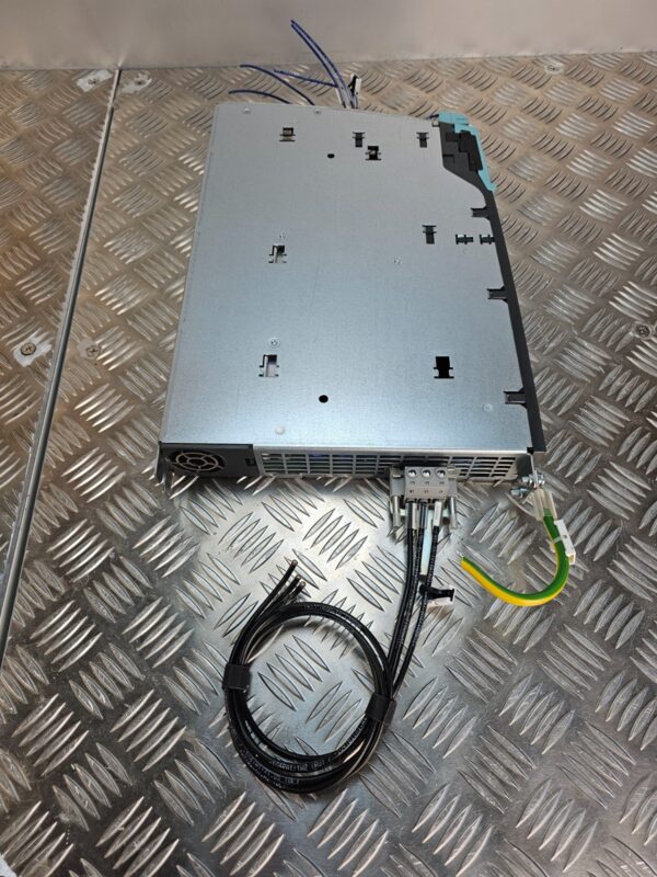 10-740.jpg Siemens SINAMICS Smart Line Module 5kW 6SL3130-6AE15-0AB1