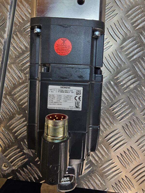 10-744.jpg Siemens SIMOTICS 1FK7042 Servo Motor + Neugart PLE080 Gearbox