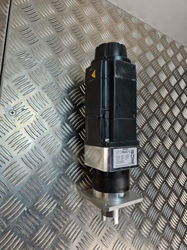 10-747.jpg Siemens SIMOTICS 1FK7042 Servo Motor + Neugart PLE080 Gearbox