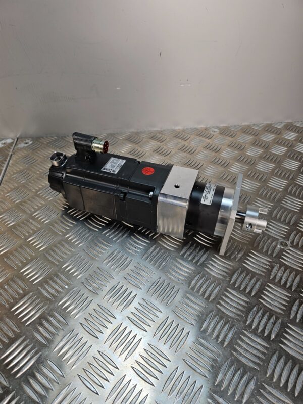 10-748.jpg Siemens SIMOTICS 1FK7042 Servo Motor + Neugart PLE080 Gearbox