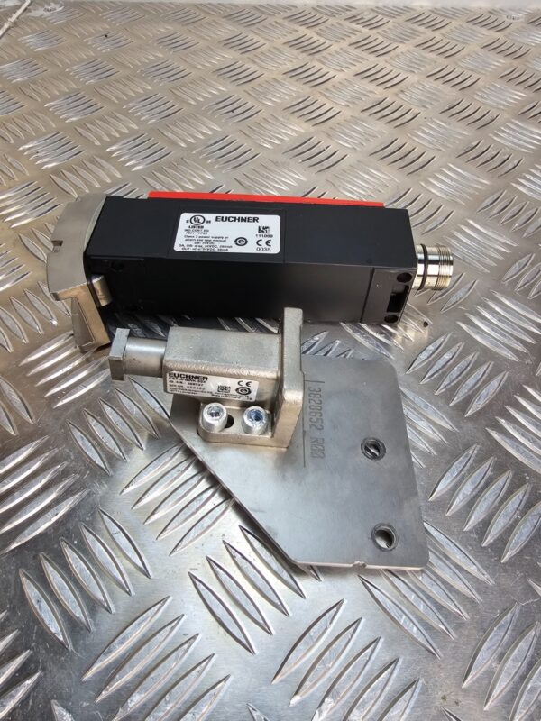 10-749.jpg Euchner CET3-AR-CRA-AH-50X-SH Safety Switch w/ Actuator