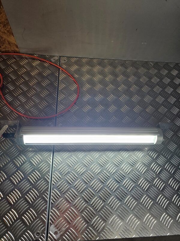10-756.jpg LED2WORK TubLED 70 Industrial LED Machine Light 24VDC 27W