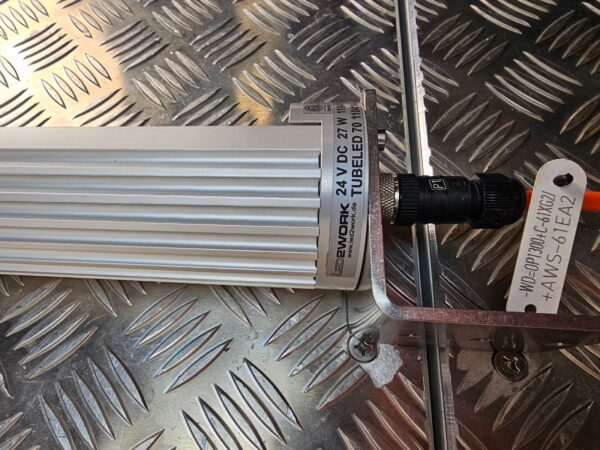 10-759.jpg LED2WORK TubLED 70 Industrial LED Machine Light 24VDC 27W