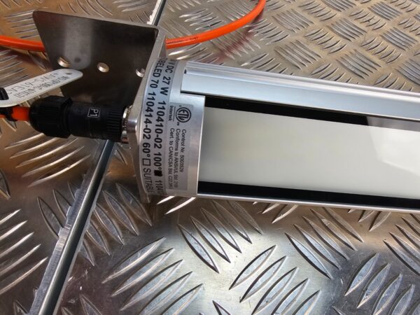 10-760.jpg LED2WORK TubLED 70 Industrial LED Machine Light 24VDC 27W