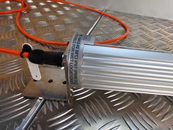 10-761.jpg LED2WORK TubLED 70 Industrial LED Machine Light 24VDC 27W