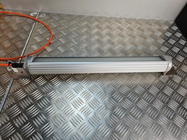 10-764.jpg LED2WORK TubLED 70 Industrial LED Machine Light 24VDC 27W