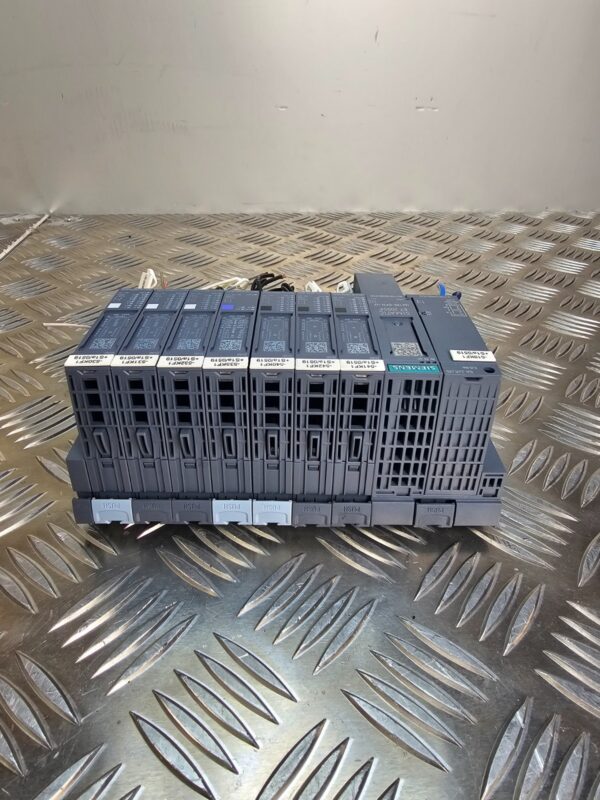 10-784.jpg Siemens SIMATIC ET 200SP PLC I/O System Lot