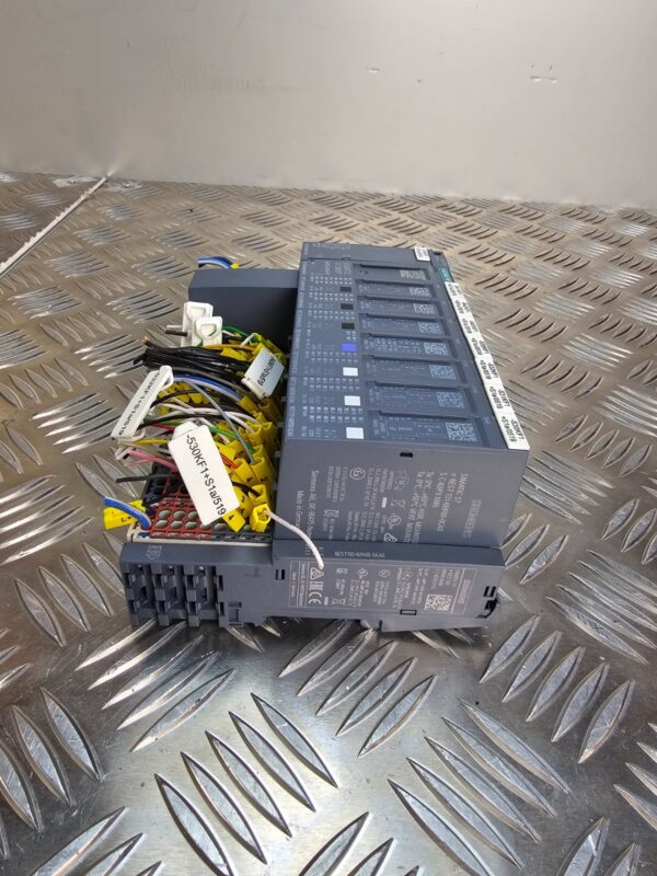 10-785.jpg Siemens SIMATIC ET 200SP PLC I/O System Lot