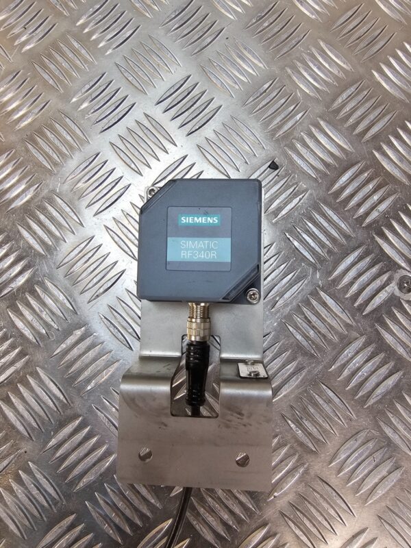 10-798.jpg Siemens SIMATIC RF340R RFID Reader – 6GT2801-2BA10, RS422, IP67