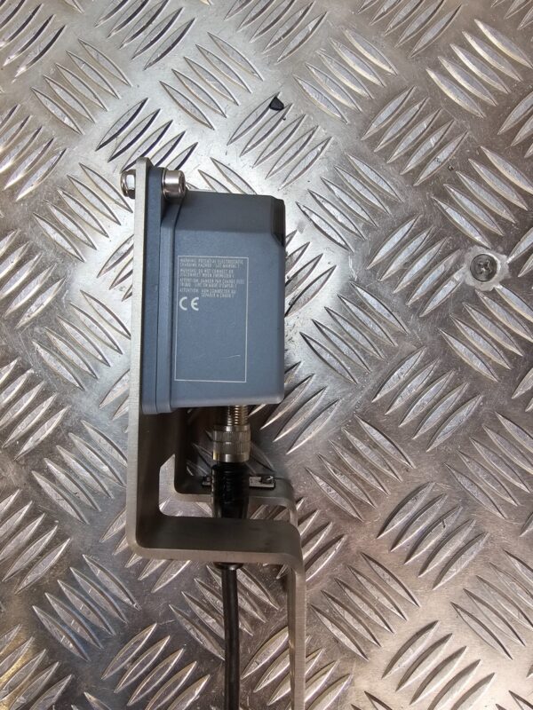 10-799.jpg Siemens SIMATIC RF340R RFID Reader – 6GT2801-2BA10, RS422, IP67